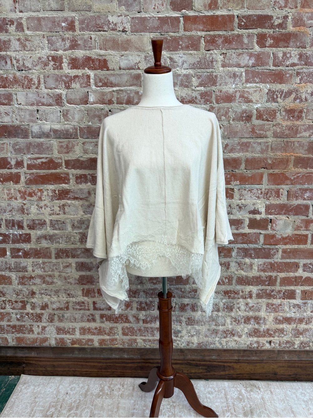 Peach Love California Ivory Lace Hem Detailed Knit Pancho